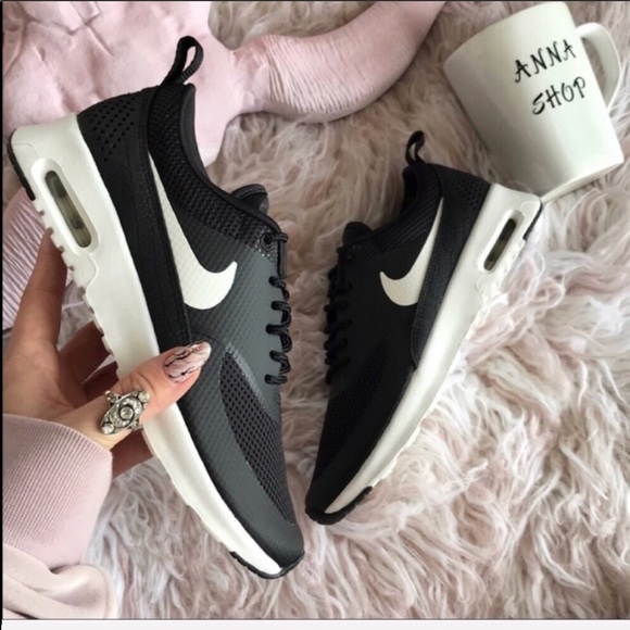 NWT Nike Air Max Thea Black - Picture 3 of 8